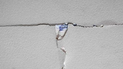 Reparare fisuri pereti gips carton